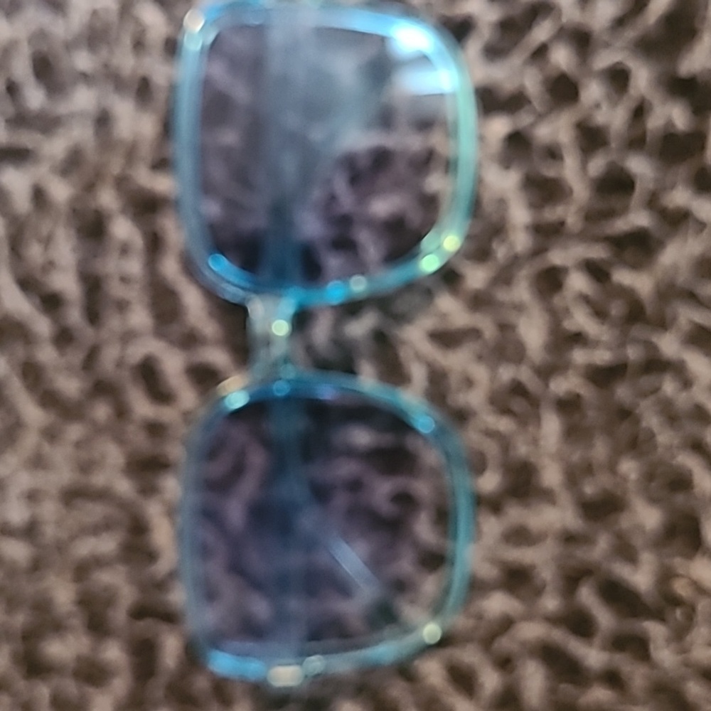 HP🔥🔥Pretty blue oversized sunglasses new w tags original box - Picture 3 of 5
